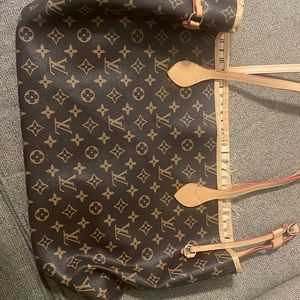 NON AUTHENTIC LV purse